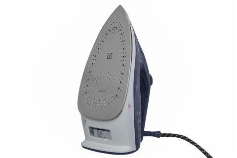Bàn ủi hơi nước Electrolux E6SI3-61NW 2400W