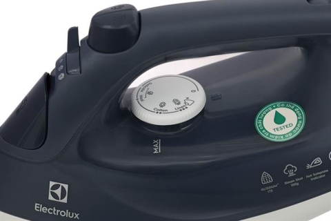 Bàn ủi hơi nước Electrolux E6SI3-61NW 2400W