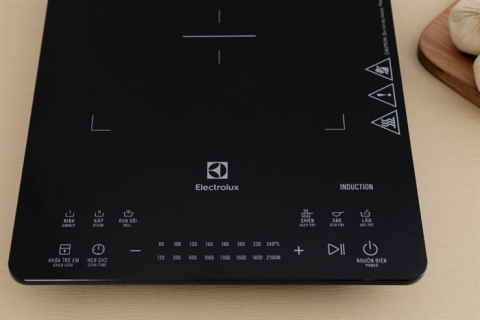 Bếp từ đơn Electrolux ETD42SKA 2100W