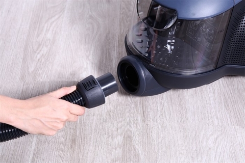 Máy hút bụi dạng hộp Electrolux EFC71611
