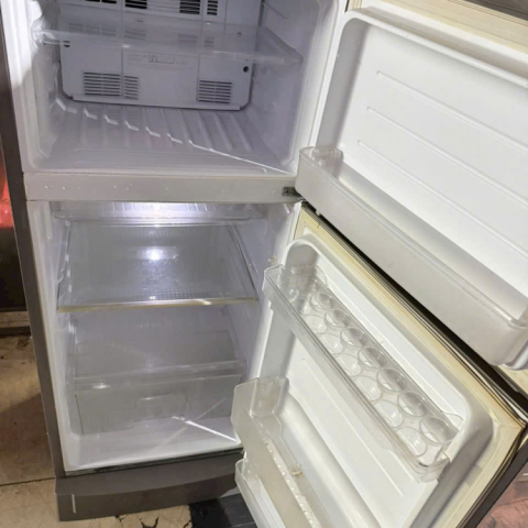 Tủ lạnh Sharp 180l 