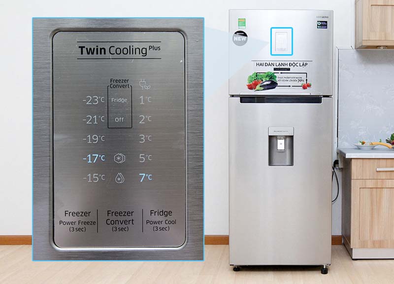 Bảng điều khiển của tủ lạnh Samsung RT43K6631SLSV được đặt ở bên ngoài