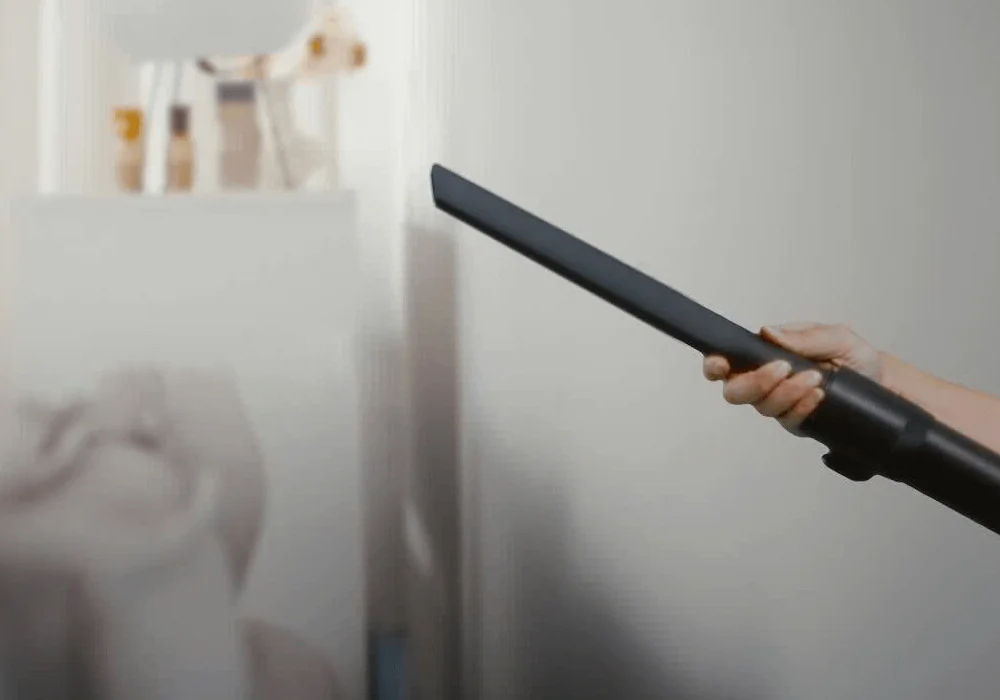 Máy Hút Bụi Không Dây MC-SBR70K946 đi kèm đầu hút chuyên dụng 