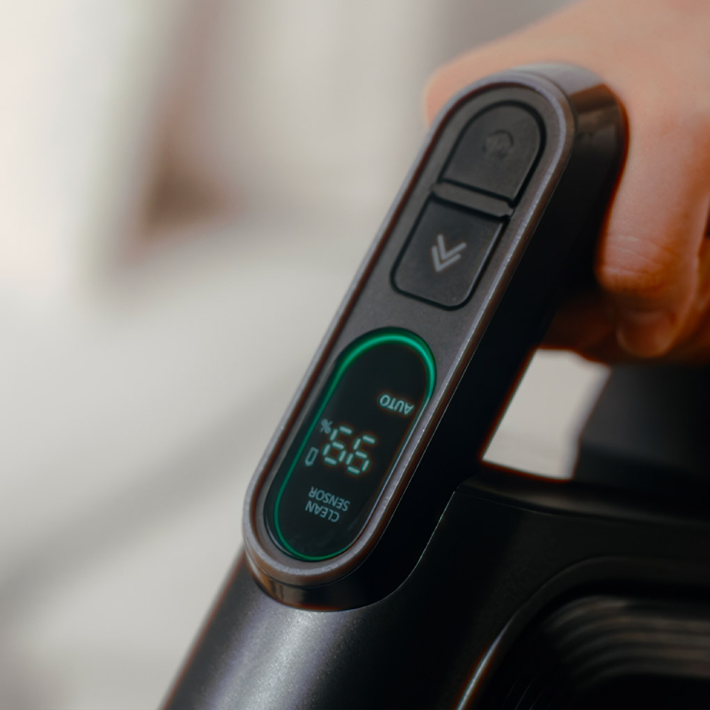 Máy Hút Bụi MC-SBR70K946 tích hợp màn hình thông minh 