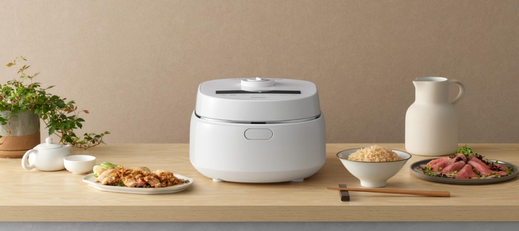 Nồi cơm điện tử Panasonic 1 lít PANC-SR-DK104WRA