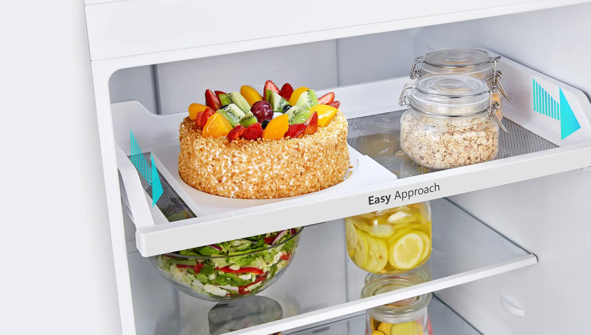 tu-lanh-hisense-inverter-424-lit-rt549n4ew-mbu-93970-7 Khay trượt giúp lấy thực phẩm một cách dễ dàng