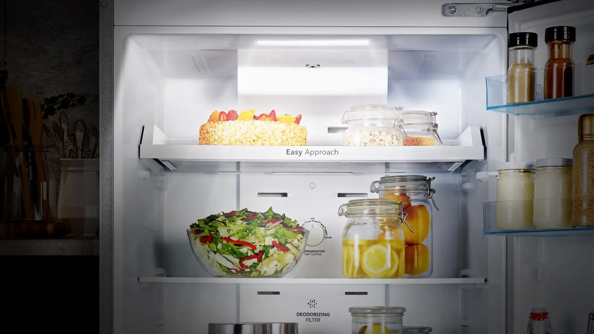 tu-lanh-hisense-inverter-424-lit-rt549n4ew-mbu-93970-9 Hệ thống đèn LED dịu nhẹ cho phép người dùng quan sát rõ mọi thực phẩm